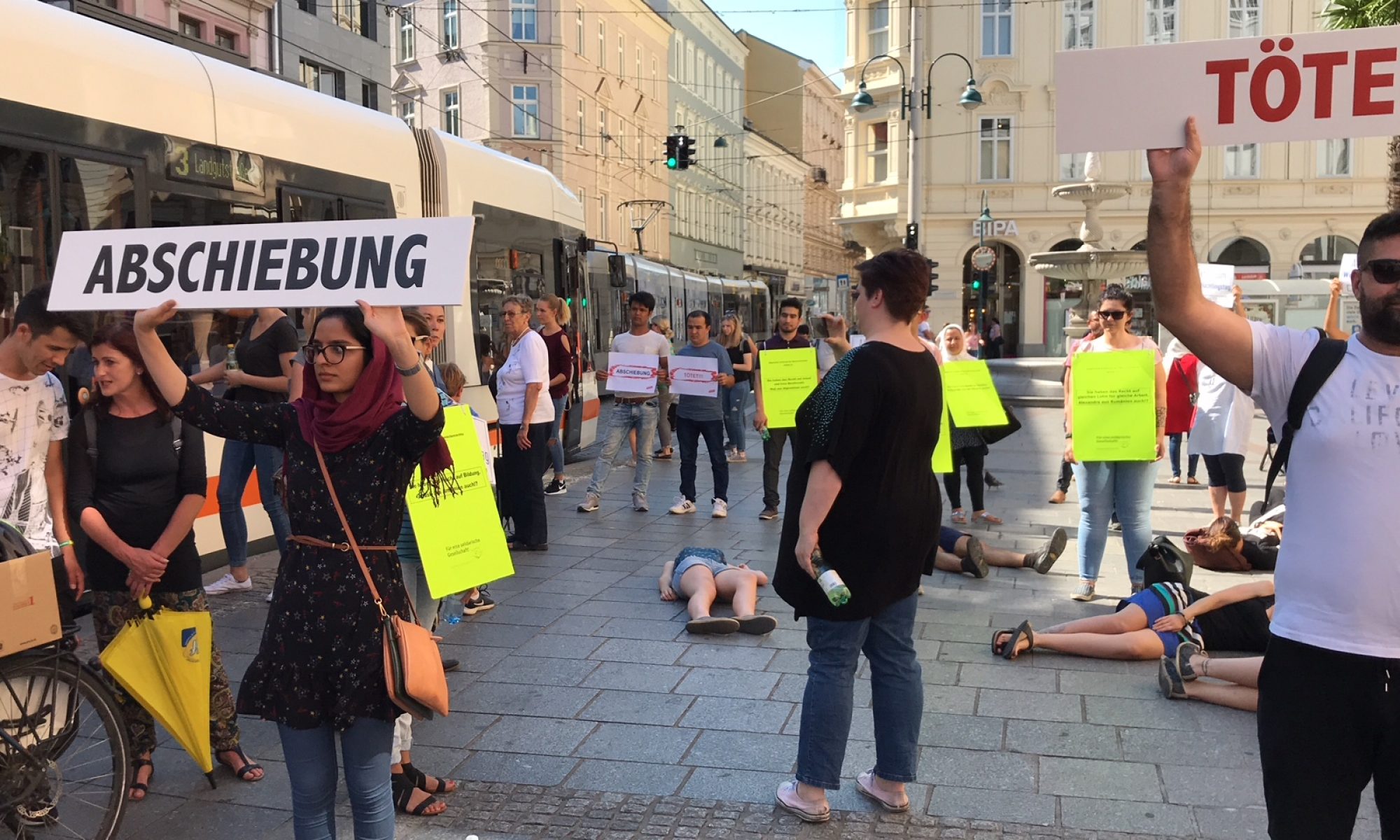 Umbrella March Linz - Plattform Solidarität